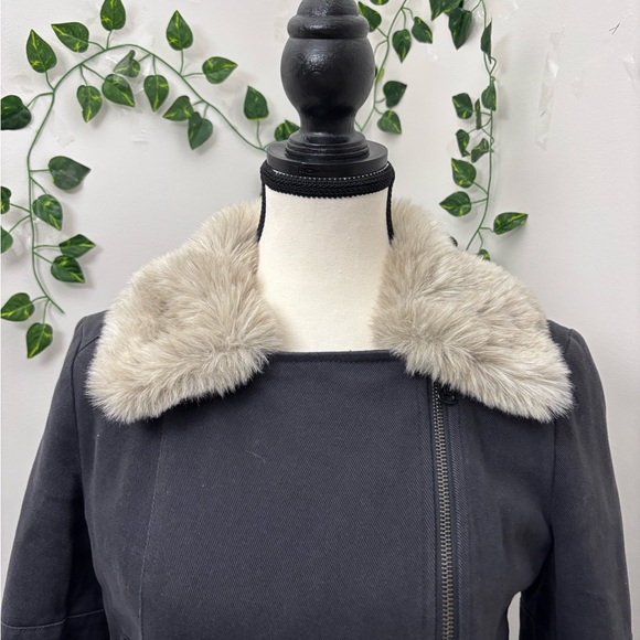 Club Monaco Black Jacket with Cream Faux Fur Collar - Picture 2 of 9